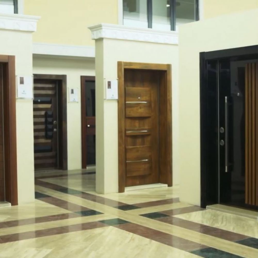 Εσωτερικές πόρτες  laminate  και μασίφ